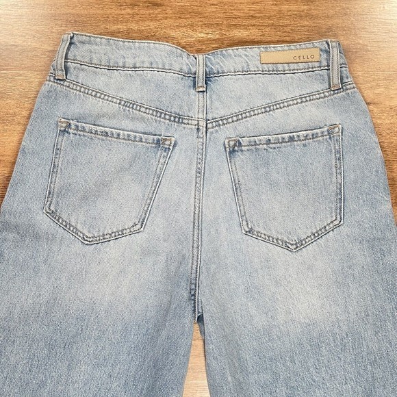 CELLO Jeans Women's 5 - 29 Light Wash Wide Leg Button Fly Distressed Mom Jeans‎ - Picture 6 of 6